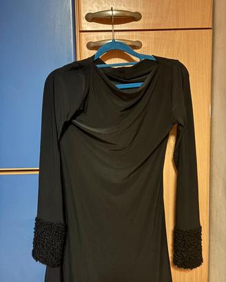 vestito nero aderente