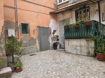 CASA SEMINDIPENDENTE A MONTESARCHIO