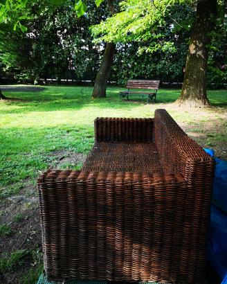 Divanetto in vimini marrone da giardino 