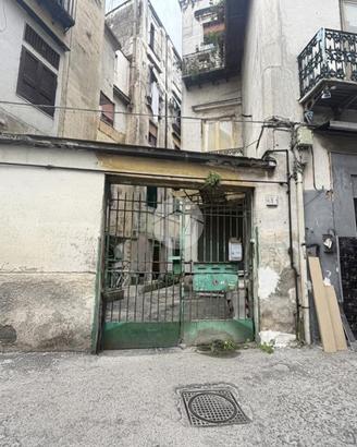 2 LOCALI A NAPOLI