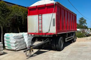 Rimorchio con Vasca Adige