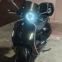 Piaggio Vespa GTS 300 Super