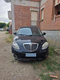 Lancia y 2011
