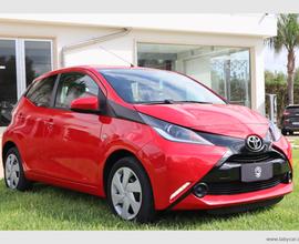 TOYOTA Aygo 1.0 VVT-i 69 CV 5p. x-play TSS