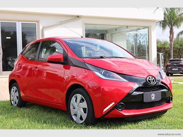 TOYOTA Aygo 1.0 VVT-i 69 CV 5p. x-play TSS