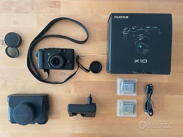 Fotocamera compatta mirrorless Fujifilm X10