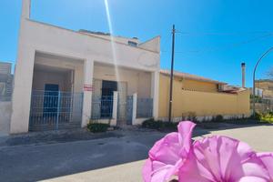 Selinunte casa ind. 4 vani con veranda coperta