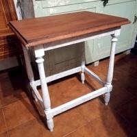 vecchio tavolinetto shabby 