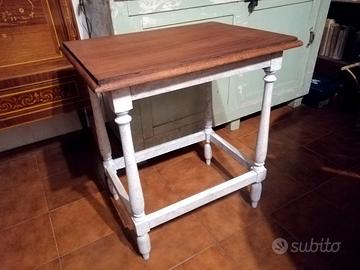 vecchio tavolinetto shabby 