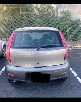 Fiat Punto 1.3 Multijet , uso battaglia.