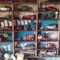 Modellini auto d'epoca e non