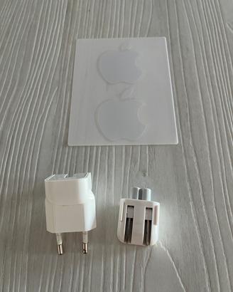 Adattatore prese europa USA apple + adesivi