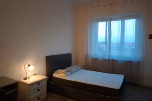 Camera in condominio tranquillo