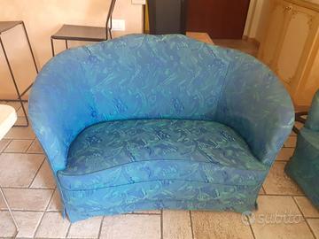 Divanetti in stoffa azzurra
