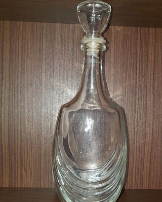 Antica bottiglia da liquore in vetro
