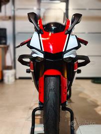 Yamaha R1 2015