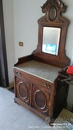 Toletta con specchio e piano in marmo 