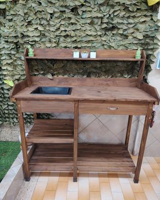 Tavolo da esterno in legno 