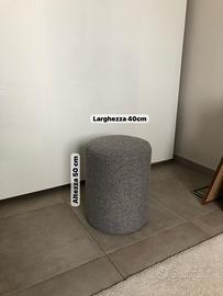 Pouf moderno in tessuto grigio chiaro