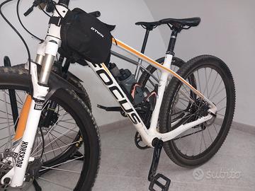 mountain bike carbonio 