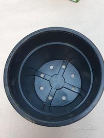 Vasi in plastica bassi vivaio