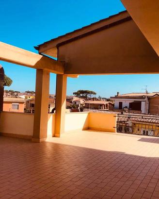 Attico / Mansarda di 90 m² con 3 locali a Ardea