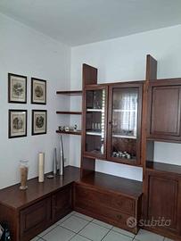 Armadio da salotto in legno di castagno