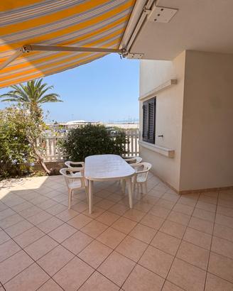 Villetta angolare piano terra con patio