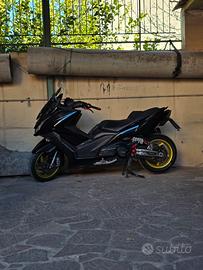Kymco Ak550