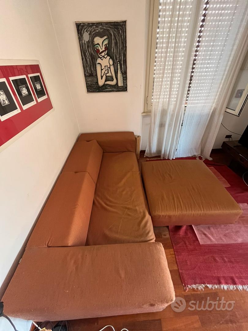 Divano due posti  Frighetto con pouf