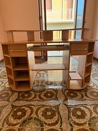 scrivania in legno