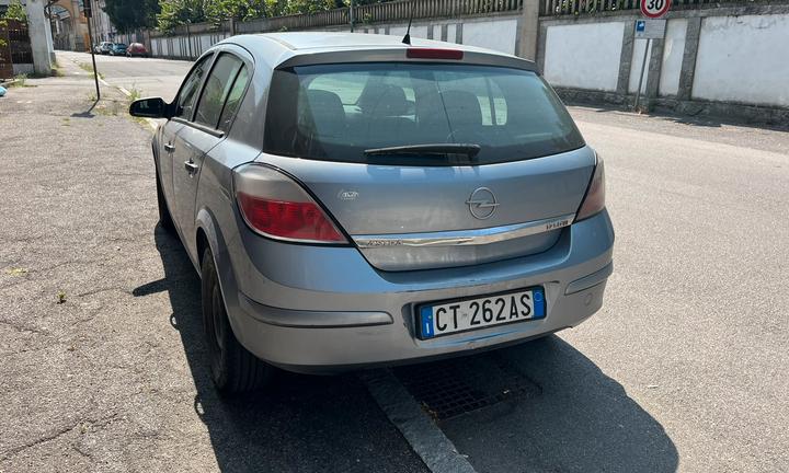 Opel Astra 1.7 diesel 101 cv anno 2004