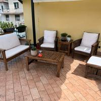 Salotto da giardino in legno