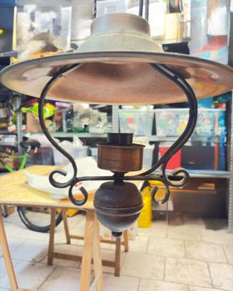 Lampadario in ferro battuto e rame