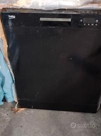 lavastoviglie Beko nera