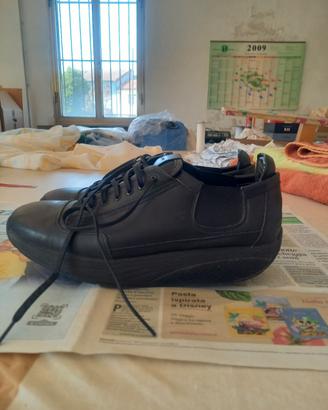 scarpe MBT in pelle taglia 43