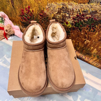 Stivali da donna UGG Ultra Mini EU 40