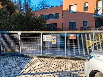 Garage Via del Pelago, Bologna