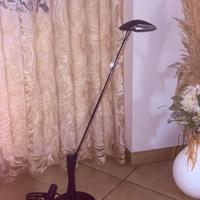 Lampada da tavolo design Valenti orientabile