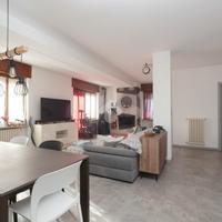 4 LOCALI A CHIOMONTE