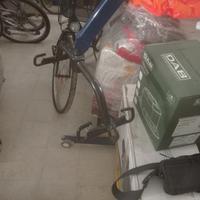 2 letti 1 sedia a rotelle 1 sollevatore elettrico 