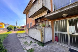2 LOCALI A CASTEL D'AZZANO
