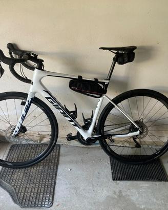 Bicicletta Giant Defy Advanced 2 del 2020