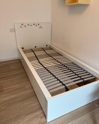 Letto singolo bianco con cassetti contenitori
