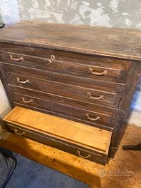 Cassettiera antica