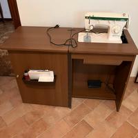 Macchina per cucire su mobile
