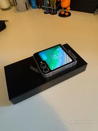 Galaxy Z flip 6 - 256 Gb come nuovo