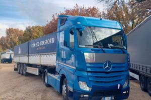 Autoarticolato trasporto cereali