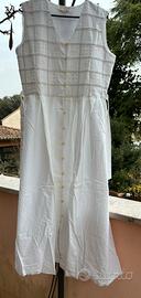 Vestito in cotone con inserti ricamati