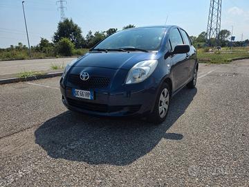 Toyota Yaris 1.0 5 porte